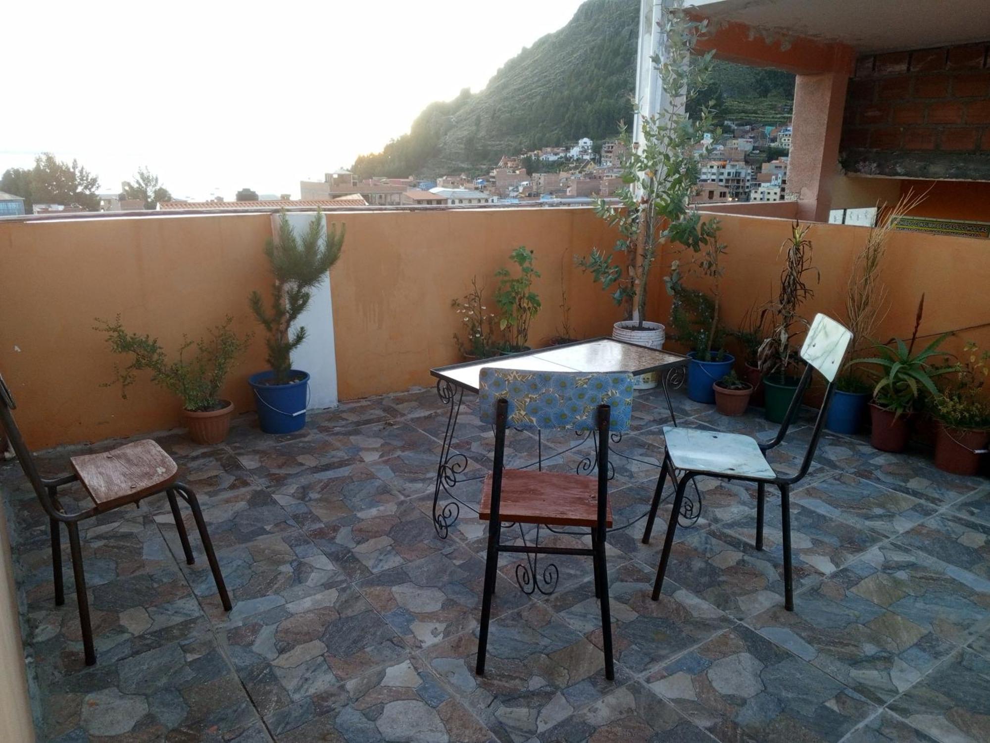 Hostal Puerto Alegre Copacabana  Eksteriør bilde