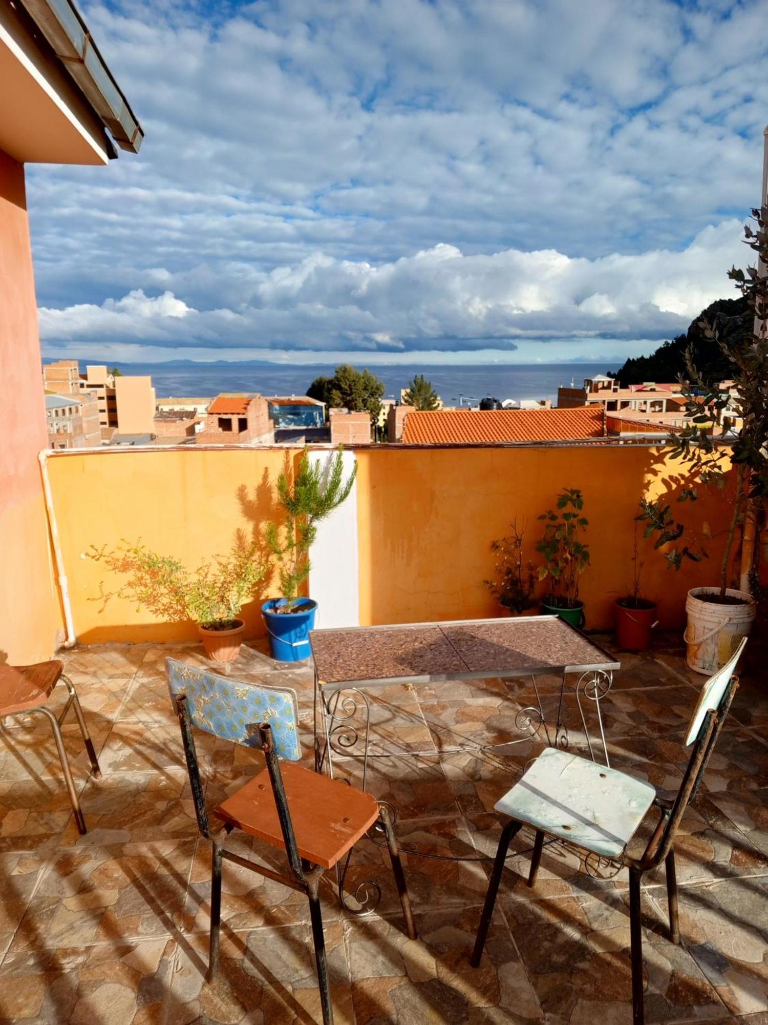 Hostal Puerto Alegre Copacabana  Eksteriør bilde