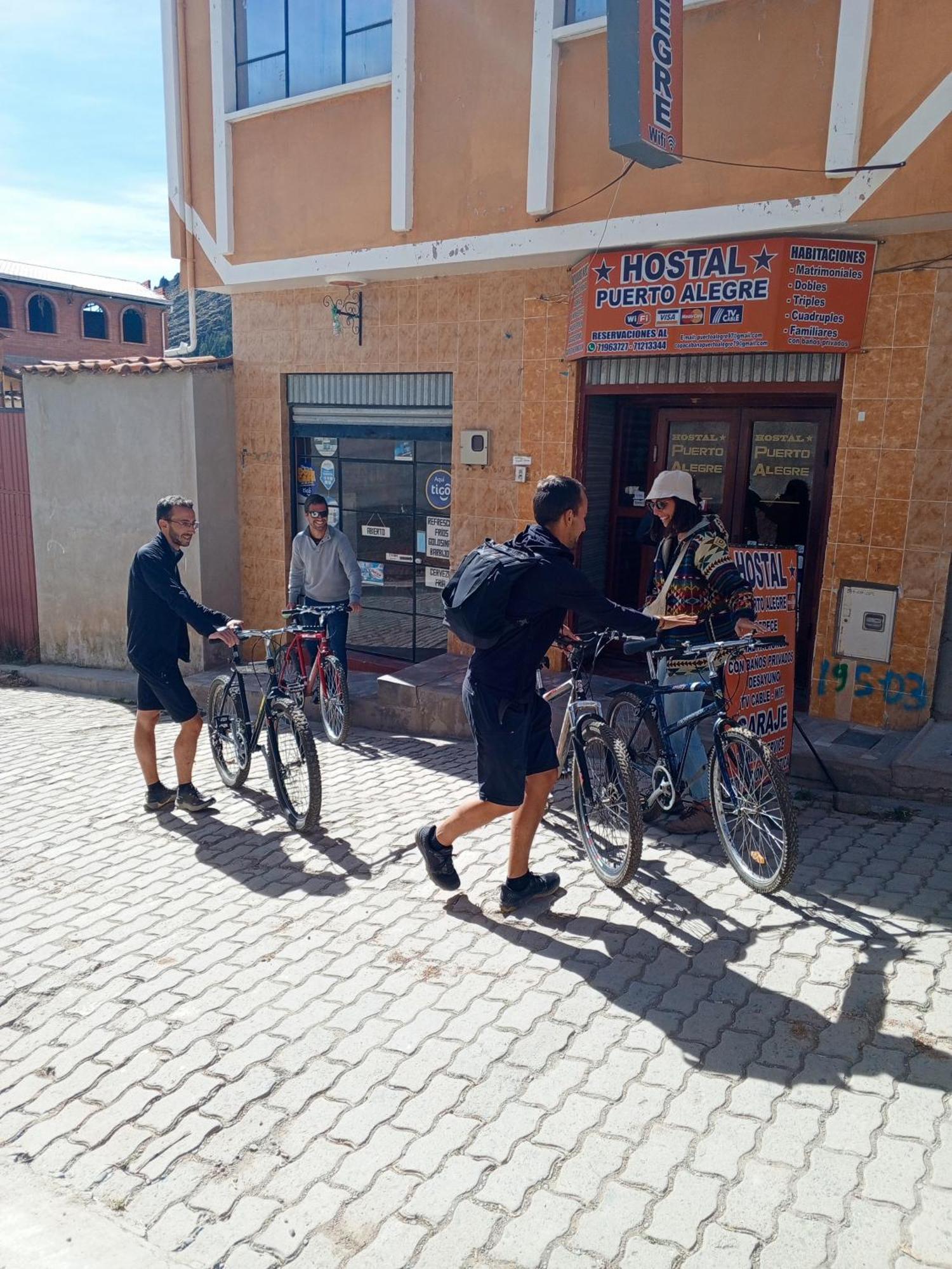 Hostal Puerto Alegre Copacabana  Eksteriør bilde