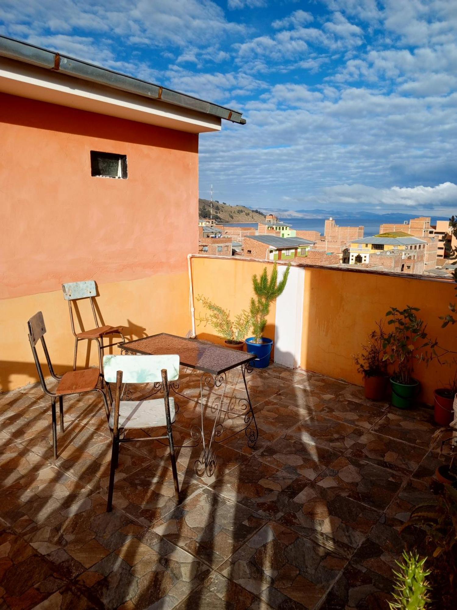 Hostal Puerto Alegre Copacabana  Eksteriør bilde